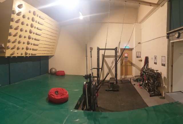 Trainingsruimte boulderhal Kunststof Leiden achterin